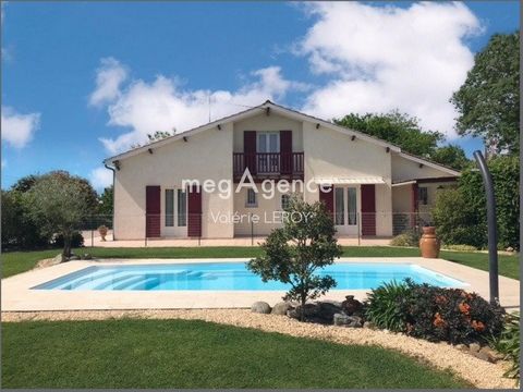 Très belle maison avec piscine sur jardin arboré de près de 3800 m² à Meilhan sur Garonne
