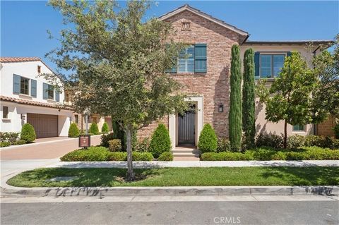 **MOVE-IN READY, detached Home located in Irvine newest community, Reserve at Orchard Hills Village. This charming home is situated within the “Vivo” community which showcases modern living and resort-style amenities. **Very private Single-family hom...