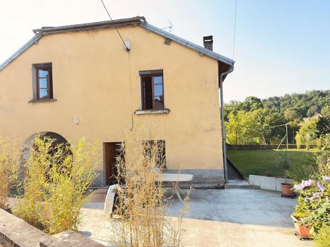 Maison ancienne de 145 m2, 4ch, garage de 75 m2.