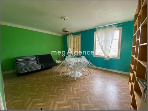 Studio 49 m² et local commerciale 44 m² en plein cœur de Vimoutiers
