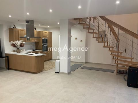 Loge renovée avec 4 chambres ,terrain 1247m²