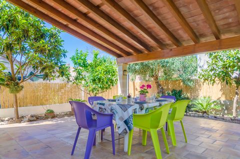 Step into this delightful home, perfect for six guests, situated just 190 meters from Sa Ràpita beach. This fantastic urbanisation house of two-storey has two porches where to get relaxed. The front porch is ideal to have breakfast or to have a glass...
