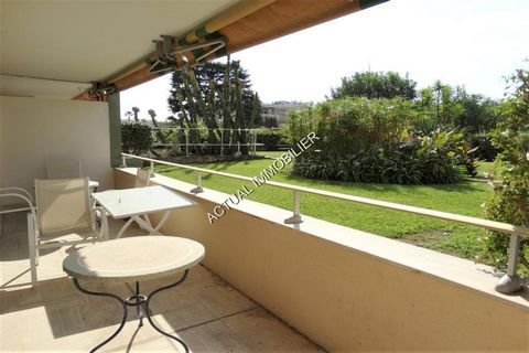 Apartment Floor Garden level, View Garden, Position south north, General condition Good, Kitchen Separate fitted, Heating Collective, Hot water Collective, Living room surface 32 m², Total surface area 117 m² Bedrooms 2, Bath 1, Shower 1, Toilet 1, B...