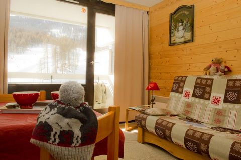 The residences in Puy-Saint-Vincent, Alps, France are situated at the foot of the pistes and the ski lifts and have direct access to all the shops and local services, the ski school and the creche. The apartments in Puy-Saint-Vincent, Alps, France ha...
