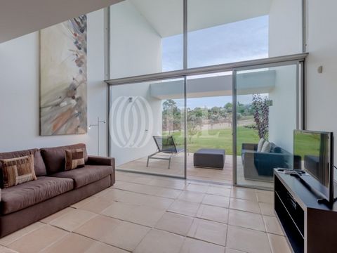 1-bedroom villa, 75 sqm (construction gross area), with communal garden and swimming pool, in the Bom Sucesso Resort gated community, in Óbidos. The villa, designed by Architect Nuno Graça Moura, stands out for its light thanks to the excellent south...