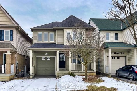 Spacious And Bright 3 Bedroom 2.5 Bathroom Home For Lease To Responsible Tenants In Highly Sought After Windfields Community In Oshawa. Open Concept Main Floor Layout Offers Ample Space For Entertaining Friends And Family. Close To Ontario Tech Unive...