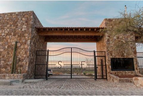 Fraccionamiento San Francisco Sale of Lots and Houses Great concept to improve your lifestyle and that of your family in this magnificent development in San Miguel de Allende with excellent added value. Sale of land from 800 m2 to 1,700 m2 in luxury ...