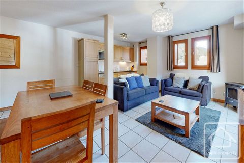 L'Aiglon 7 is a superb two bedroom apartment with additional bunk-room on the first floor of a small, stylish development of only 12 individual apartments, just a short walk from the ski lifts and Morzine town centre. The property is currently part o...
