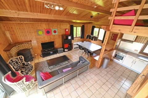 A cozy chalet in a private garden of over 1000 m². A total of 8 people can stay here. The zen design and the available comfort ensure that you will not be short of anything. The holiday home has a sauna for 2 persons with a shower and an indoor whirl...