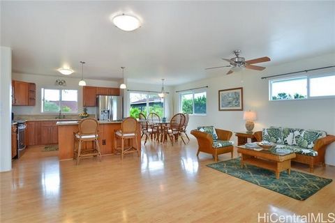 Light and breezy, 2 bedroom, 2 bath unit with private lanai. Two off-street parking, 1 covered, 1 uncovered. Located in very close and convenient proximity to beach, Kailua Rec Center, Library, bus line and all the eateries and amenities the Kailua l...