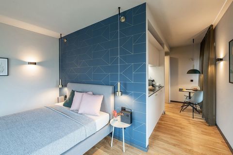 Mehr Platz, auch für Zwei: Das Apartment Smart mit Terrasse hat alles, was Sie sich für einen längeren und komfortablen Aufenthalt wünschen. Es ist voll ausgestattet und clever aufgeteilt.  Maßgeschneiderte Einbauten, Designtapeten und die ausgesucht...