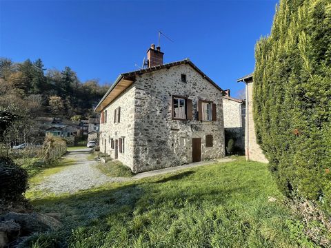 Lovely stone property in the town of St Léonard de Noblat, the house comprises on the ground floor: entrance, kitchen with fireplace, bathroom with WC. Attached outbuilding (about 50 sqm) with an access from the house offering many possibilities. On ...