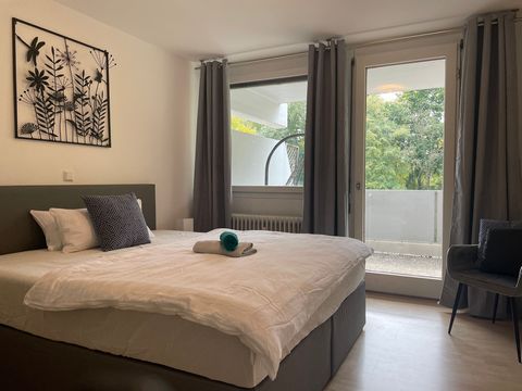Experience an unforgettable stay in our cozy apartment that leaves nothing to be desired! → the large south-facing terrace with approx. 42 m² floor space, → the view into the greenery, → the good infrastructure → comfortable KING SIZE BOX SPRINGBED. ...
