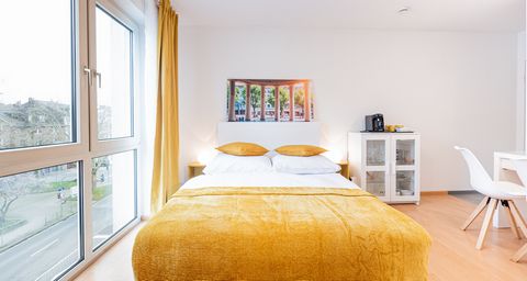 Bright and friendly apartments in the middle of Aachen's university district with walking distance to Pontstraße, which connects Ponttor with Aachener Markt. Here you can find many pubs, restaurants, and cafes.