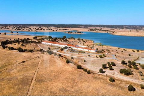 Country Hotel located in the heart of the Upper Alentejo . Framed in a typical Alentejo estate, which does not lack an extensive lake where clean nautical activities can be developed, this cozy rural hotel has the following units: Country House (Hote...