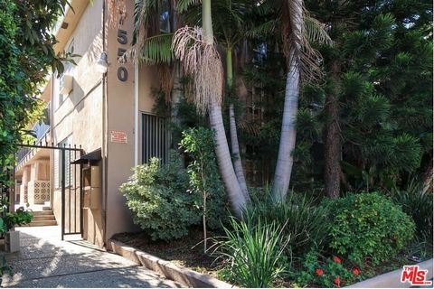 This exceptional investment opportunity is situated in the prime location of West Hollywood. The building comprises four spacious 2-bedroom, 2-bathroom units and six 1-bedroom, 1-bathroom units. Currently generating an annual income of $261,042, this...