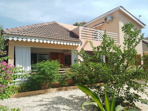 Furnished villa comprising 3 bedrooms, one with its private terrace, 2 bathrooms, 1 living room, 1 kitchen, 1 guest toilet, 1 covered terrace on the entrance side and a second covered terrace overlooking a garden with trees and swimming pool. The res...