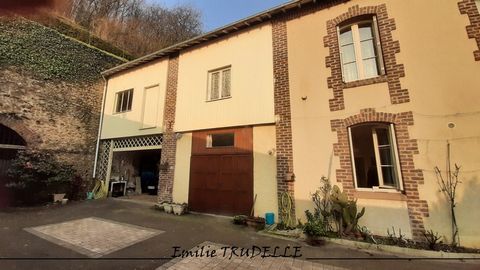 Dpt Sarthe (72), Nue-propriété à vendre LA CHARTRE SUR LE LOIR maison 3/4 chambres de 110 m² - Terrain 1098 m² - bord de Loir