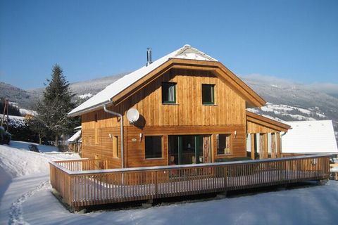Ten komfortowy, wolnostojący drewniany domek dla maksymalnie 8 osób znajduje się w wiosce domków w Stadl an der Mur w Styrii. pomiędzy terenami narciarskimi Kreischberg i Turracher Höhe i oferuje piękny widok na okolicę. Do terenu narciarskiego Kreis...