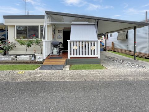 Charming 2-bedroom, 1-bathroom villa located just a short walk from Wyee Bay in Lake Macquarie. This property offers a modern and comfortable living experience with the following features: - Large master bedroom with a built-in wardrobe for your conv...