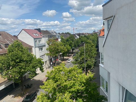 Hi everyone! :) I am happy to present you my unique apartment with space for up to 4 people (bed & sofa bed). My centrally located apartment is the perfect starting point for your holiday in Münster. Walking Distance: • Downtown: 10 minutes • Aasee: ...
