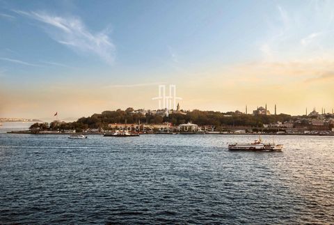 Hotellet till salu ligger i Beyoğlu, centrum för den europeiska sidan av Istanbul. Hotellet ligger i turistområdet och ligger inom gångavstånd till turistiska platser som den nybyggda Galata Port, ett av de största hamnprojekten i Europa, Galata Towe...