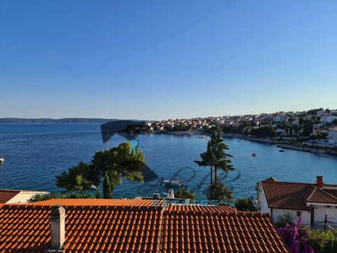 Exceptional apartment house in Okrug Gornji, on the island of Čiovo, in super attractive location of the third row to the sea. It is positioned on the south side of the island with a beautiful view of the sea from all three floors. It encompasses 383...