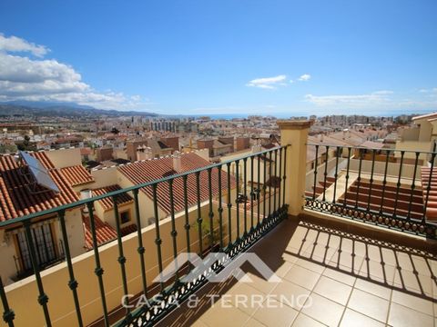 'Discover your dream home in Viña Málaga, Torre del Mar! This stunning 3-bedroom, 3-bathroom property spans three floors, featuring a main floor with a modern kitchen, spacious living/dining room, and a terrace boasting breathtaking sea and mountain ...