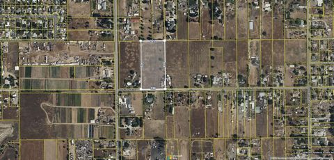 Here is your chance to own almost 5 Acres of prime land in Fresno County with endless options.Zoning is RR per Fresno County. Buyer to verify with the county.