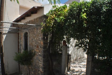 A spacious and well presented house located within a few minutes walk of the centre of the town of Neapolis, East Crete. The property is an older style house which offers comfortable accommodation on 2 levels and has AC/warm air units to some rooms. ...