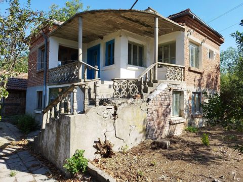 Massive two-story house near the town of Yambol Area: 130 sq.m Plot: 675 sq.m We offer for sale a massive two-story house, built in the village of Dryanovo, only 20 minutes from the city of Yambol. The village has a well-built infrastructure and has ...