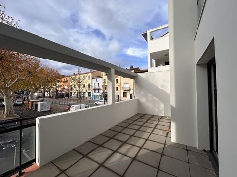 In a condominium in excellent condition, in the heart of a pleasant Catalan village, I offer you an attractive apartment with two bedrooms, an office and a beautiful bright living space opening onto a nice south-facing terrace of almost 20 m2. You wi...