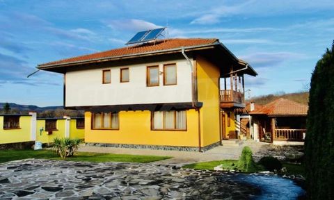 SUPRIMMO Agentur: ... Wir freuen uns, Ihnen ein schönes Haus im Revival-Stil in der Nähe eines schönen Gebirgsflusses anbieten zu können. Vom Haus und vom Hof aus hat man einen beeindruckenden Blick auf den Balkan. Das Haus hat zwei Etagen und ist ko...