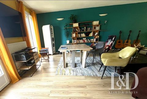 Charming Traditional House in Saint-Médard-en-Jalles Discover this magnificent traditional house of 97 m² of living space, nestled on a plot of 501 m². This house, tastefully renovated in 2023, offers a spacious living room, 3 bedrooms, and a bathroo...