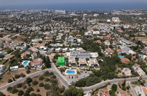 Chipre del Norte - Kyrenia, Esentepe Deléitese en el Bellapais en Kyrenia. Con una villa moderna 2+1 de 97 metros cuadrados. Totalmente amueblado Piscina comunitaria exterior Centros deportivos Proximidad a restaurantes y cocinas Supermercados Amplia...