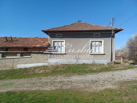 EXCLUSIVE from Imoti Silvi !! KEY in the Agency!! One-storey BRICK house on PLOCA - Veselinovo village! The property is facing THREE streets /82m./, with an area of 145sq.m. with the following distribution: corridor, SIX bedrooms, transitional bathro...