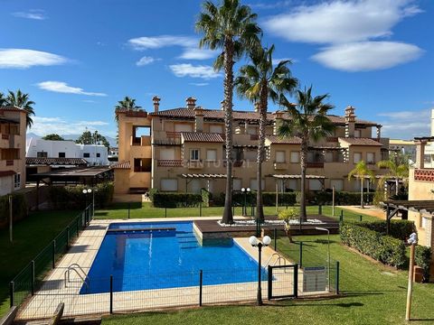 Duplex in Oliva, just 400 meters from the beach! Located in a private residential complex with a swimming pool and large gardens, this duplex offers the perfect blend of tranquility and comfort, just steps away from the sea. It features a private gar...