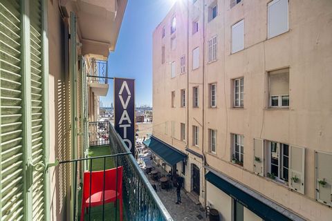 Ontdek de charme van Cannes vanuit deze comfortabele studio, ideaal gelegen op slechts een steenworp afstand van de Vieux Port en de Croisette, perfect om de stad te verkennen en te ontspannen na een drukke dag! - Met het vliegtuig: luchthaven Nice l...