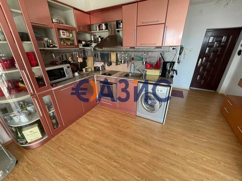 ID 32036752 Geräumige und helle Dreizimmerwohnung mit seitlichem Meerblick im 3. Stock. Kosten: 127.500 Euro Ort: Sveti Vlas,Bulgarien Zimmer: 3 Gesamtfläche: 82,43 Quadratmeter. Boden: 3/4 Servicegebühr: Keine Zahlungsschema: 2000 Euro Kaution, 100%...