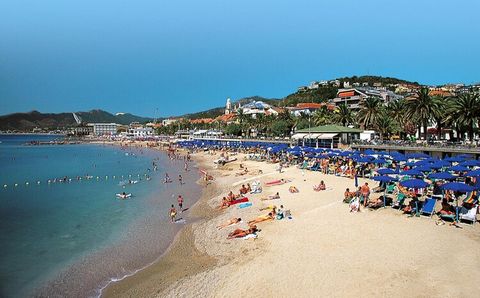 Prachtig appartementencomplex in mediterrane stijl aan de Ligurische kust. Het is rustig en toch centraal gelegen aan de voet van een heuvel in een woonwijk tussen olijfgaarden en orchideeën. Pietra Ligure, een van de mooiste badplaatsen van Italië e...