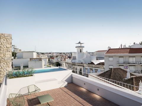 Magnificent three-bedroom villa with 134 sqm located in the Les Terrasses project, Villa Houses, in Tavira. With two floors, on the first floor you'll find one of the ensuite bedrooms with a complete bathroom and fitted closets, a living room with an...