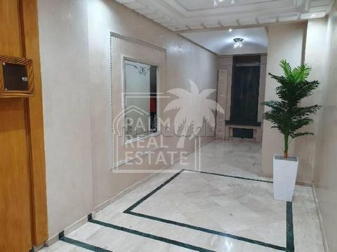 LA TUA AGENZIA PALMREALESTATE vi offre un bellissimo appartamento in vendita con una superficie di 181 m2 situato nel quartiere Racine, a 100 metri dal negozio Zara.Il si trova in una strada tra i viali m) Adam ya Zerktouni e Al Massira, centrale e v...