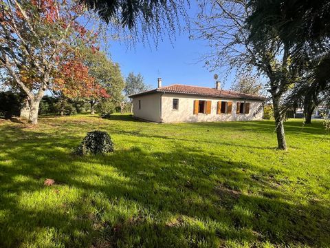 For sale: Charming single-storey house near Monsegur (33580) Discover this magnificent house from the 80s, ideally located in a peaceful residential area, close to all amenities. This bright 125 m² house offers a pleasant living environment with a la...