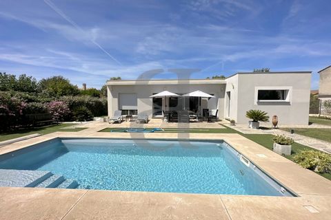 Villa on sale Agroparc - Provence - Vaucluse In a quiet area, this recent single-storey villa for sale in Agroparc measures 132 m² and comprises a bright living room, a fitted kitchen, 4 bedrooms, including a master suite, two bathrooms and an office...