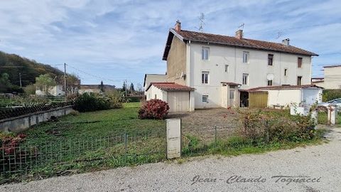 House for sale in Fesches le Châtel. Pretty semi-detached village house of approx. 62 m² on 3.10 ares, well exposed and quiet in a cul-de-sac, composed as follows - Entrance, laundry area, boiler room, shower room, separate toilet and a large cellar....