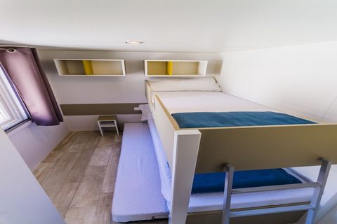 Practically equipped mobile homes, surrounded by greenery, about one kilometer outside Peschiera and 1,000 meters from the lake. The holiday park is closed to cars, so that even small children can play safely. In the adjacent area there are bungalows...