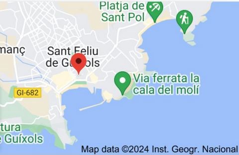 Wir freuen uns, dieses Juwel nur 500 Meter vom Meer entfernt, in der schönen Stadt Sant Feliu de guixos, Costa Brava, zum Verkauf anbieten zu können, ein sehr reiches Gebiet mit Grünflächen, wunderschönen Stränden, Gastronomie und traumhaften Landsch...