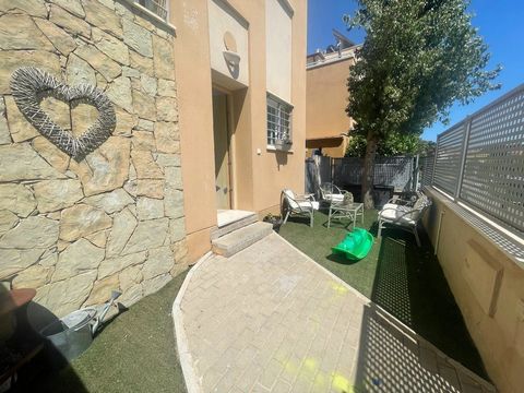 Located in Málaga. Your new home awaits you in Puerto de la Torre, Malaga! Discover this spectacular detached house, which combines great comfort and style in an unbeatable location. With a total of approximately 250 m², of which 120 m² approx. are l...