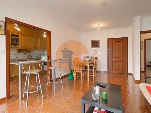 Apartamento T2 no centro de Vila Real de Santo António num 1º andar com Lugar de Estacionamento subterrâneo. Este imóvel encontra-se para Arrendamento nestas condições: Arrendamento Anual valor de renda 1000€, despesas de água, luz e internet são a p...