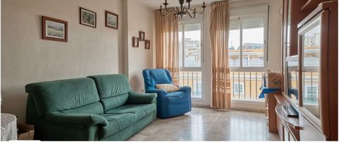 Discover your new home in Jerez de la Frontera! This charming 92 mÂ² apartment is located in a quiet and gated community, ideal for those seeking peace without giving up the comforts of the city. With a southeast orientation, you will enjoy exception...